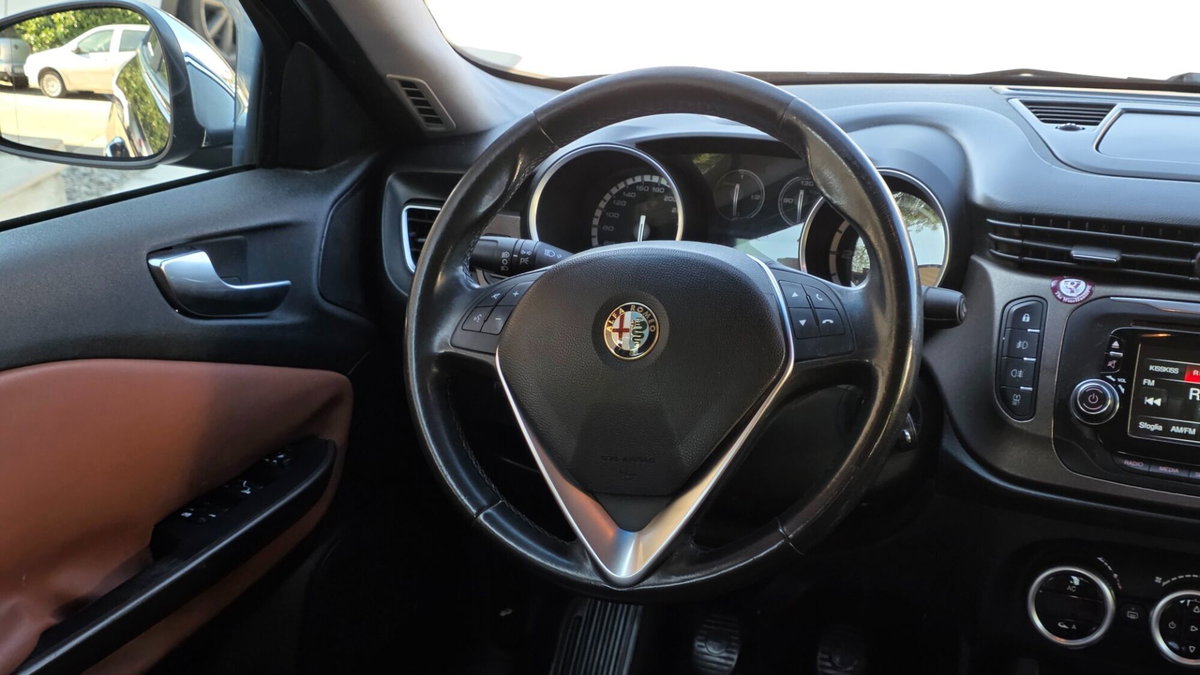 Alfa Romeo Giulietta 1.6 JTDm-2 Exclusive (17)
