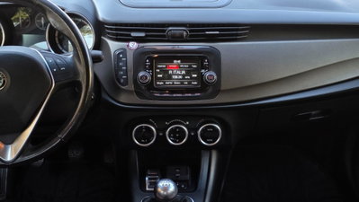 Alfa Romeo Giulietta 1.6 JTDm-2 Exclusive (18)