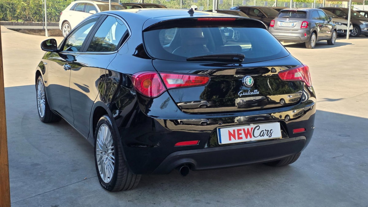 Alfa Romeo Giulietta 1.6 JTDm-2 Exclusive (5)