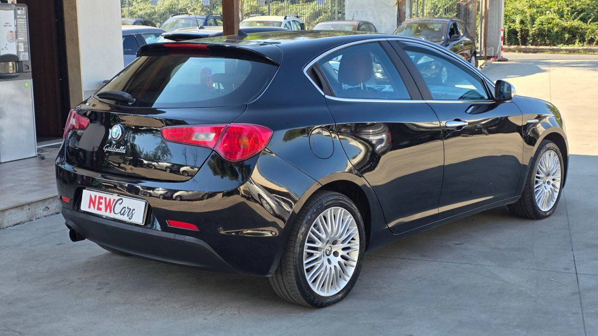 Alfa Romeo Giulietta 1.6 JTDm-2 Exclusive (6)