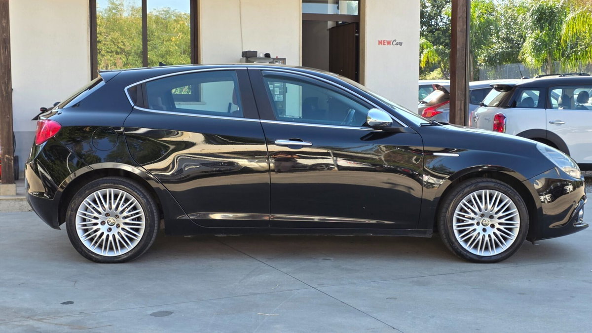 Alfa Romeo Giulietta 1.6 JTDm-2 Exclusive (7)