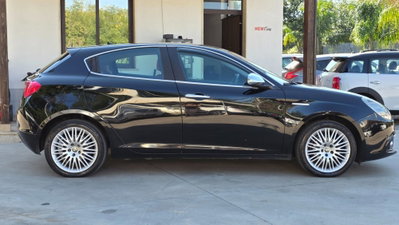 Alfa Romeo Giulietta 1.6 JTDm-2 Exclusive (7)