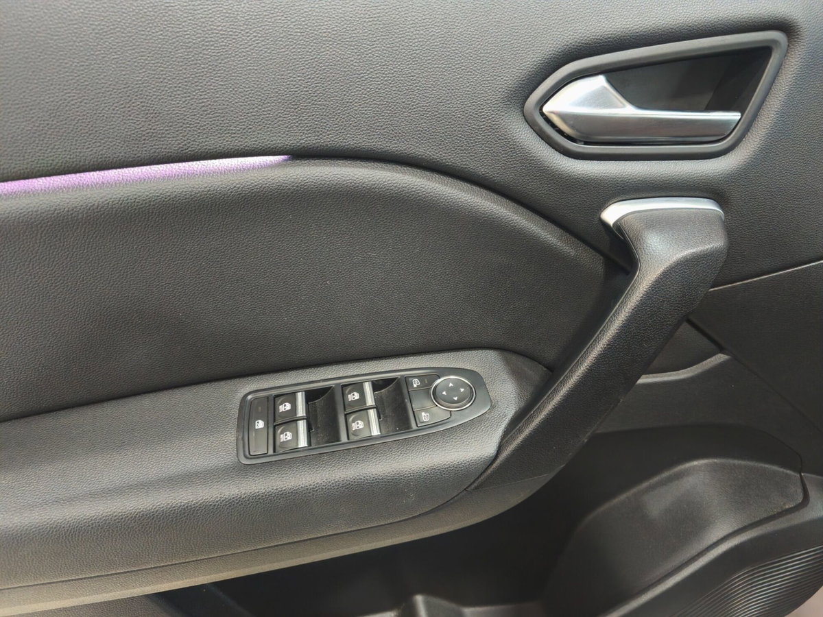 Renault Captur TCe 100 CV GPL FAP Intens (10)