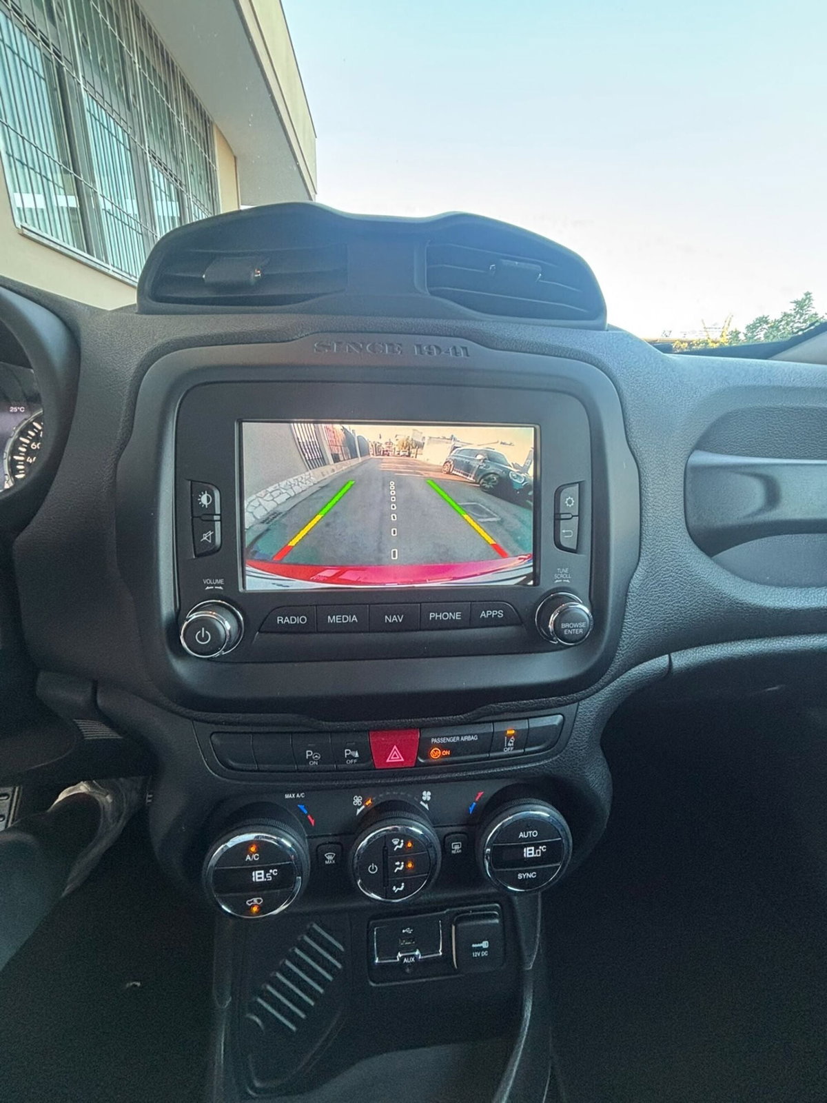 Jeep Renegade 1.6 Mjt 120 CV Limited (14)