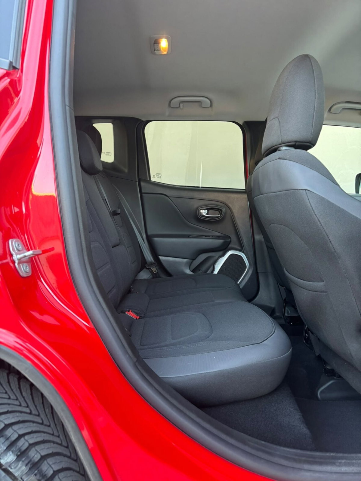 Jeep Renegade 1.6 Mjt 120 CV Limited (19)