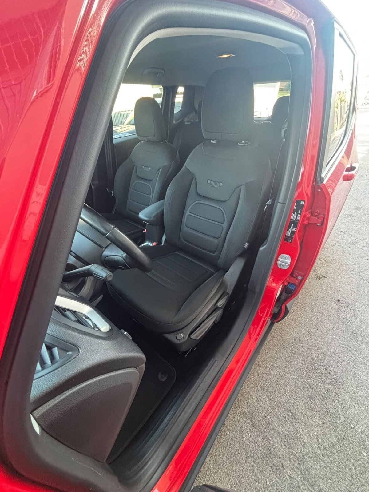 Jeep Renegade 1.6 Mjt 120 CV Limited (9)