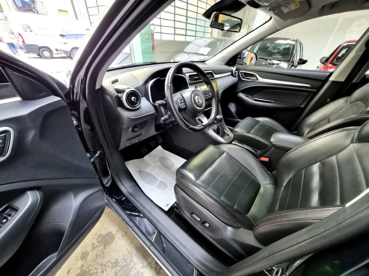 Mg ZS ZS 1.0 Luxury (12)