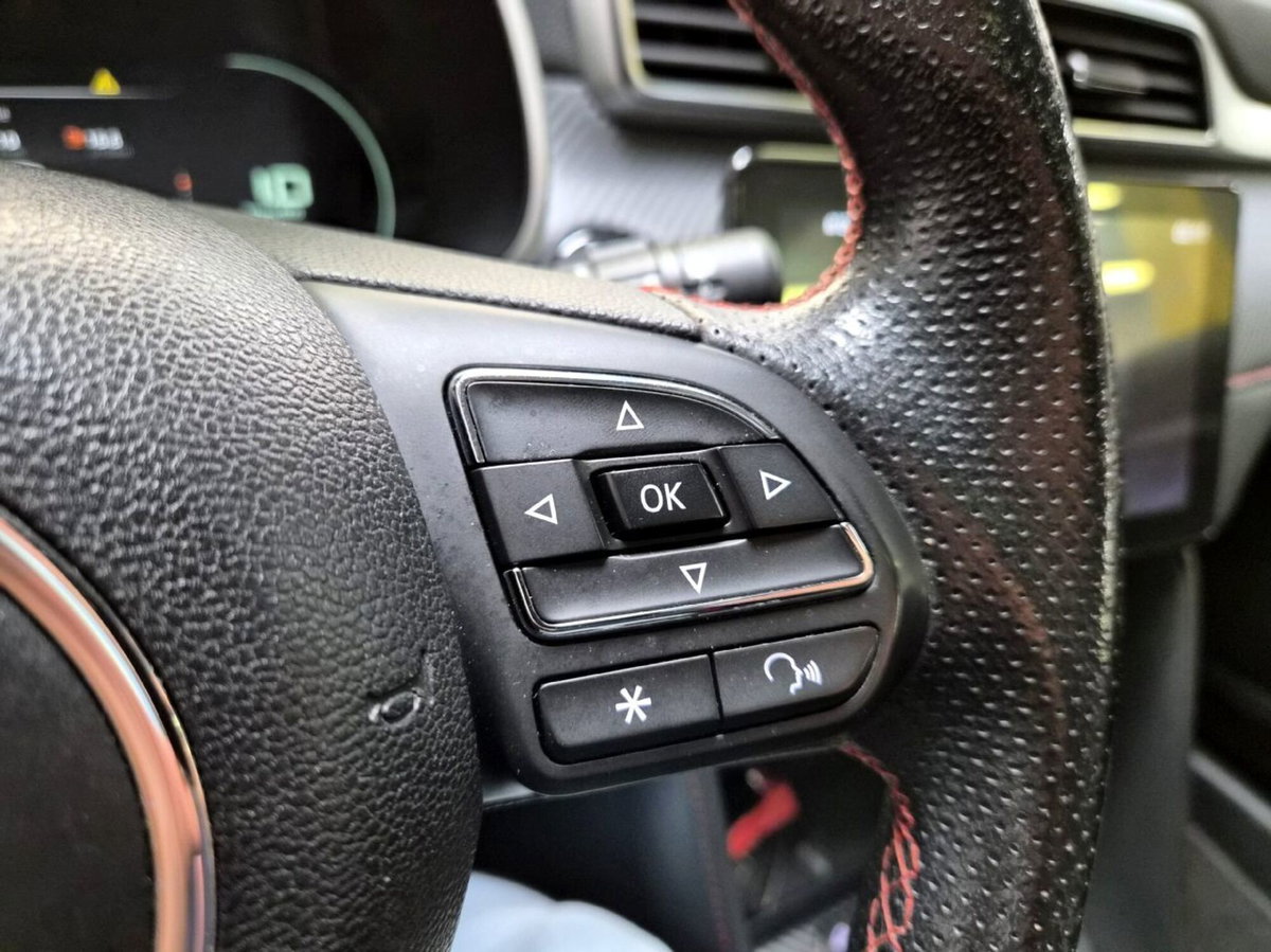 Mg ZS ZS 1.0 Luxury (18)