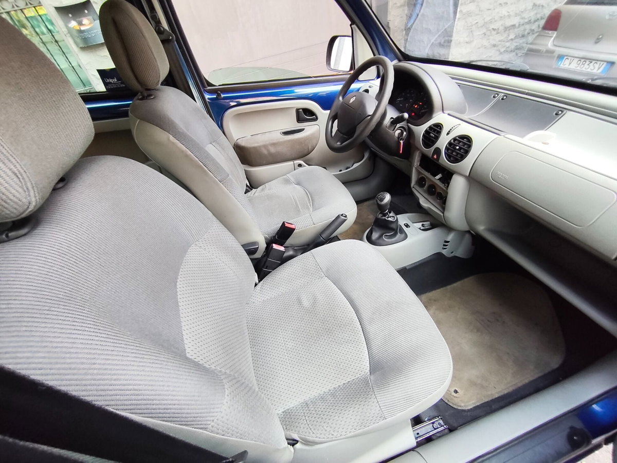 Renault Kangoo 1.5 dCi 80CV cat 5 porte Privilège (10)