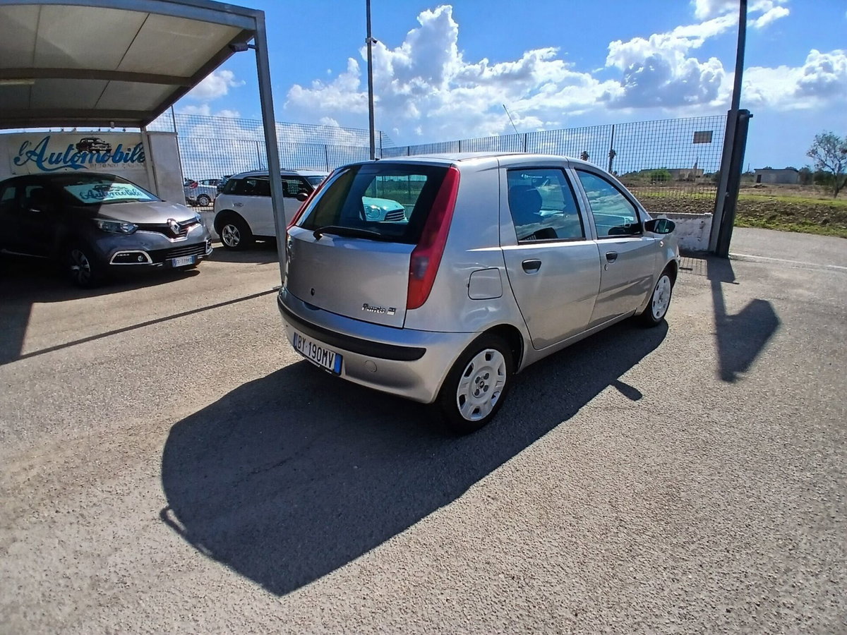 Fiat Punto 1.2i cat 5 porte ELX (10)