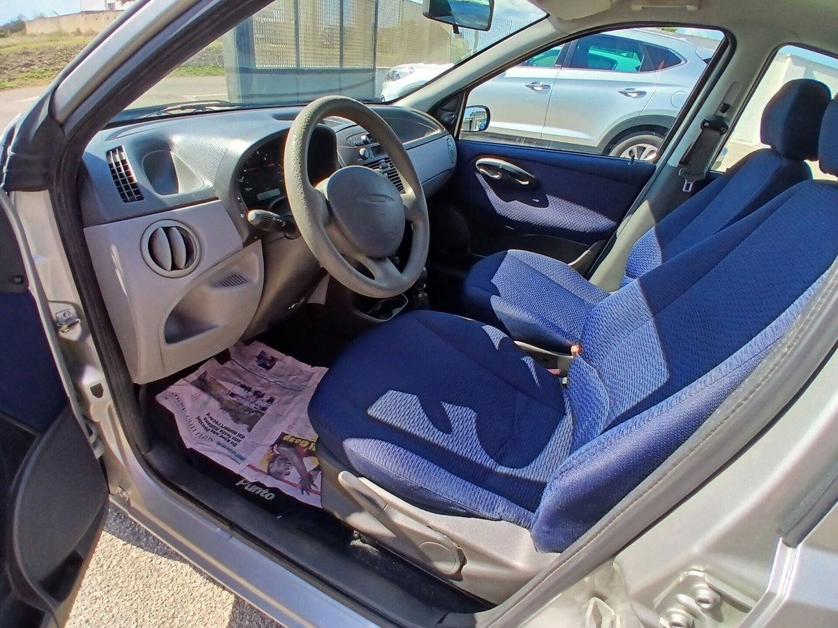 Fiat Punto 1.2i cat 5 porte ELX (6)
