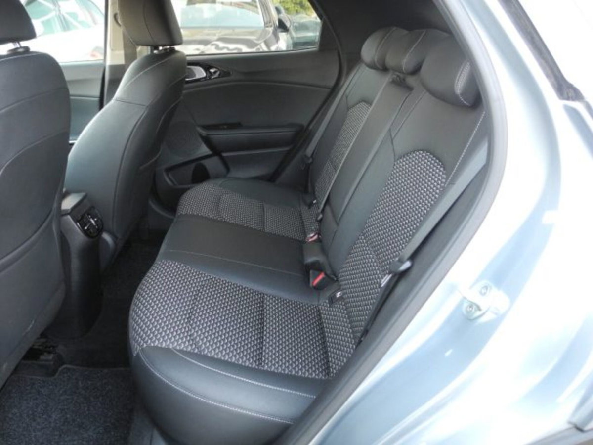 Kia XCeed 1.0 T-GDi GPL High Tech (12)