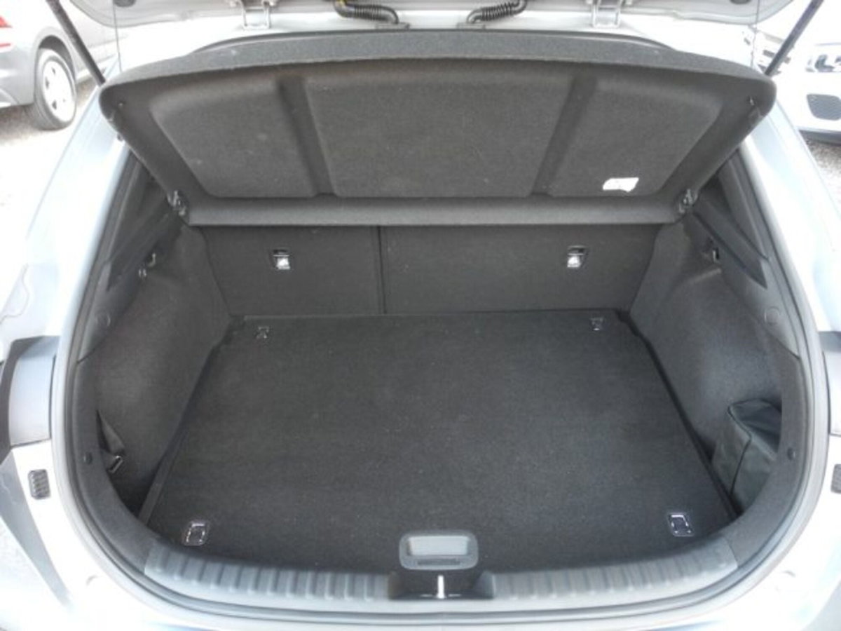 Kia XCeed 1.0 T-GDi GPL High Tech (13)