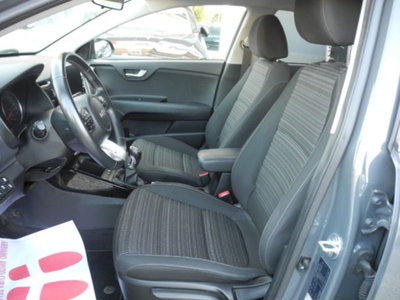 Kia Stonic 1.0 T-GDi 100 CV MHEV iMT Style (11)