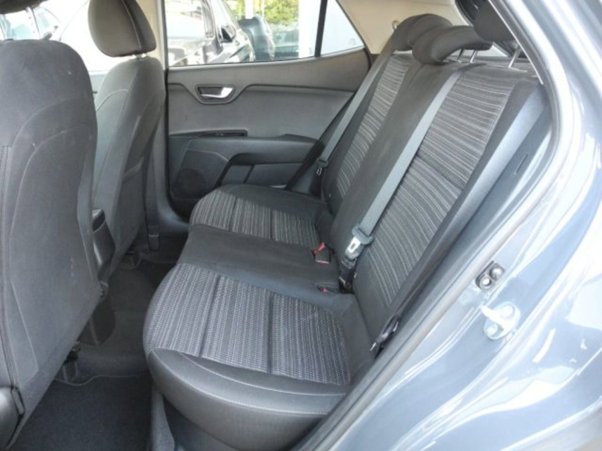 Kia Stonic 1.0 T-GDi 100 CV MHEV iMT Style (12)