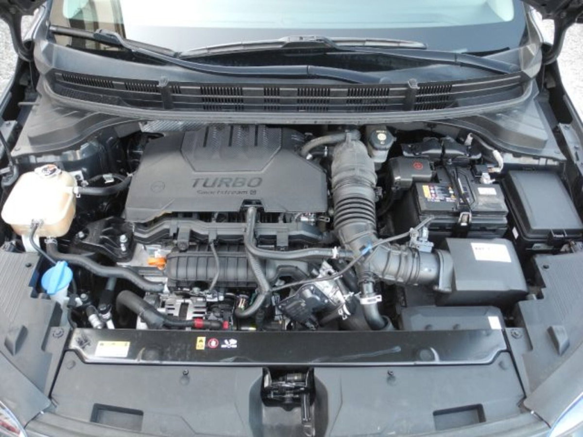 Kia Stonic 1.0 T-GDi 100 CV MHEV iMT Style (14)