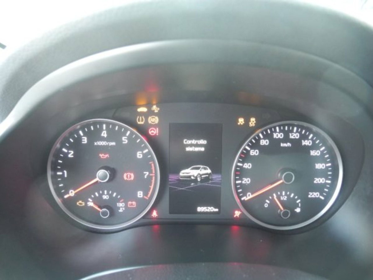 Kia Stonic 1.0 T-GDi 100 CV MHEV iMT Style (17)