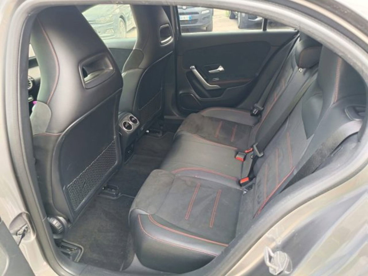 Mercedes-Benz Classe A Sedan 200 d Automatic 4Matic 4p. Sport (12)
