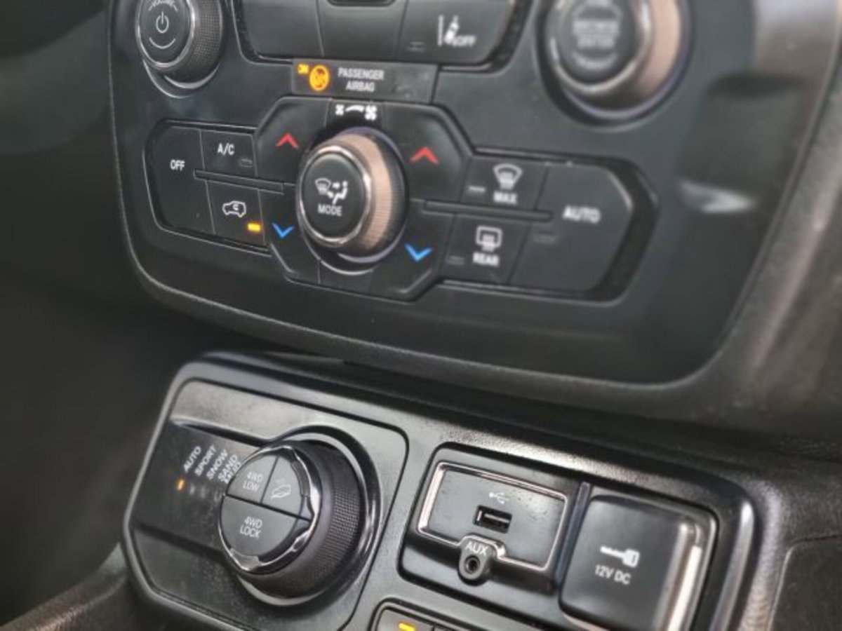 Jeep Renegade 1.3 T4 190CV PHEV 4xe AT6 Limited (17)