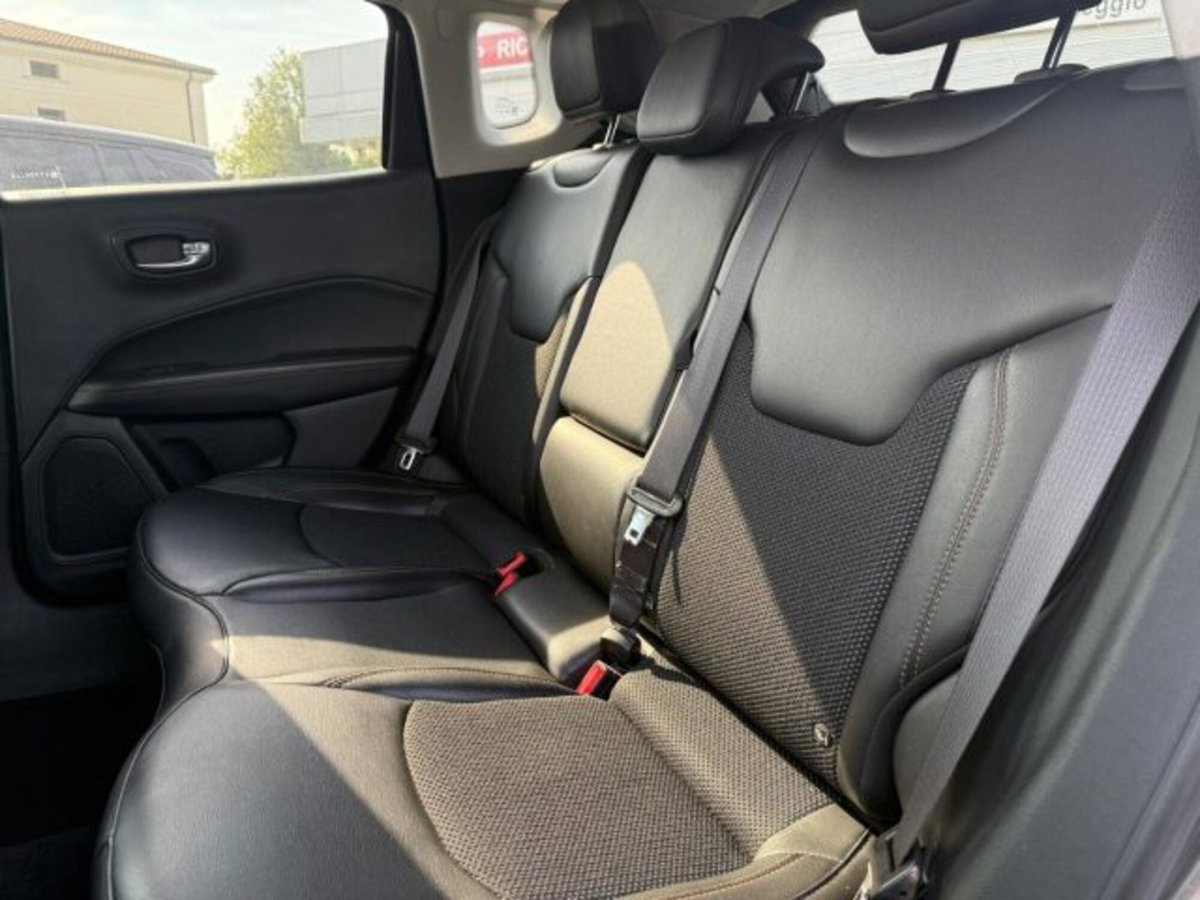 Jeep Compass 1.6 Multijet II 2WD Limited (9)