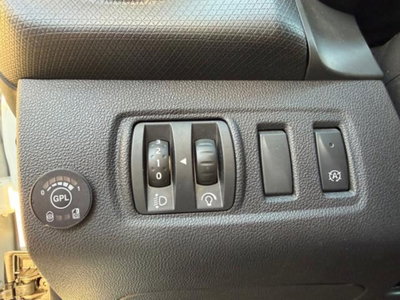 Renault Clio TCe 12V 90 CV GPL 5 porte Van (13)