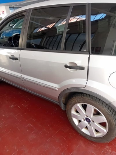 Ford Fusion 1.4 16V 5p. Collection (2)