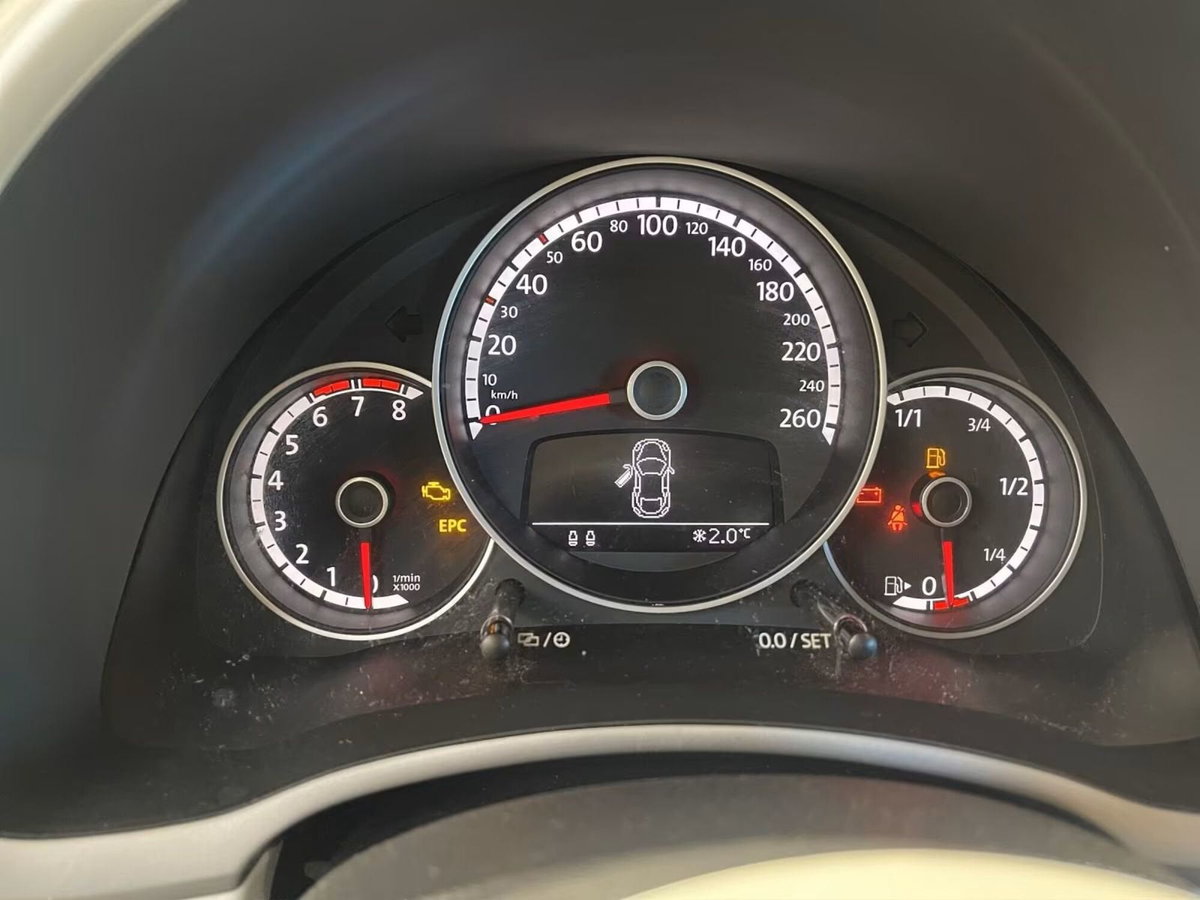 Volkswagen Maggiolino 1.2 TSI Design (13)