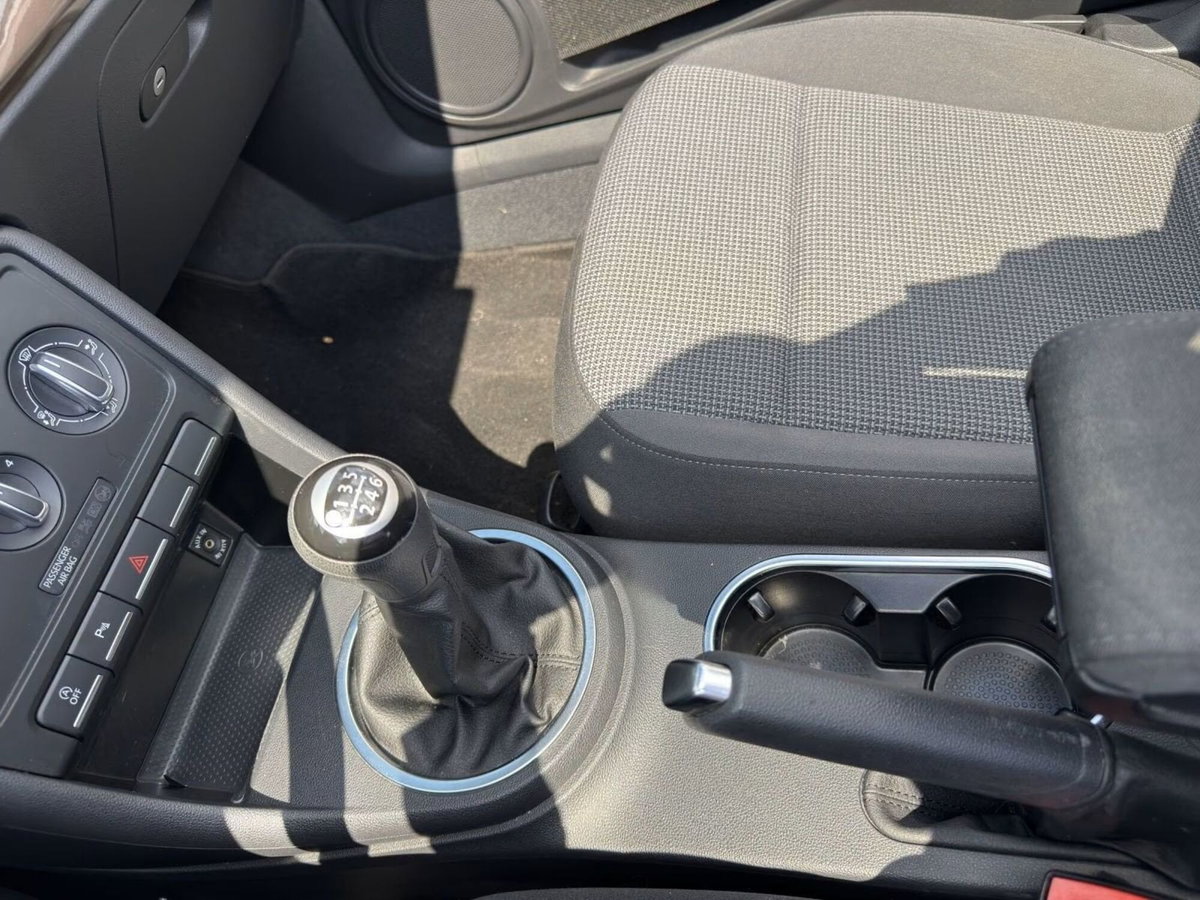 Volkswagen Maggiolino Cabrio 1.2 TSI Design (11)