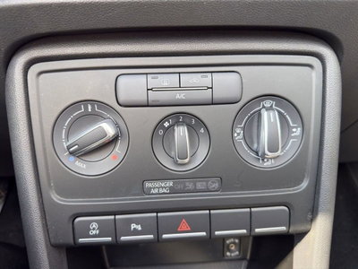 Volkswagen Maggiolino Cabrio 1.2 TSI Design (13)