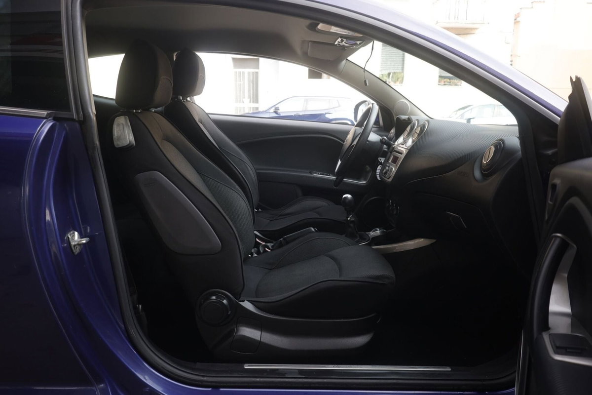 Alfa Romeo MiTo 1.6 JTDm 16V Distinctive (10)