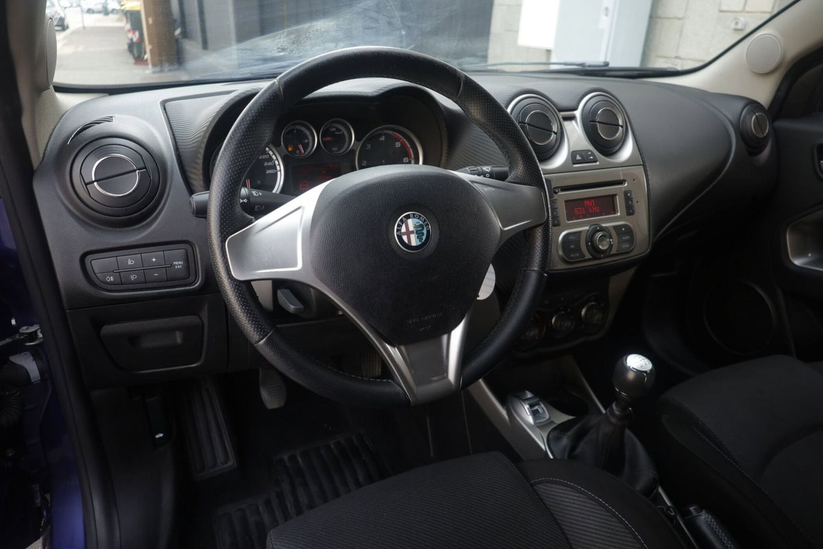 Alfa Romeo MiTo 1.6 JTDm 16V Distinctive (14)