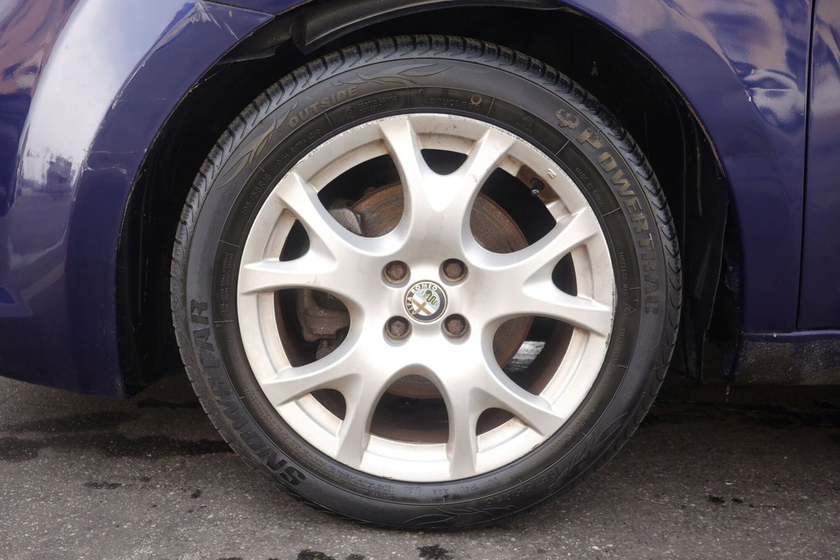 Alfa Romeo MiTo 1.6 JTDm 16V Distinctive (4)