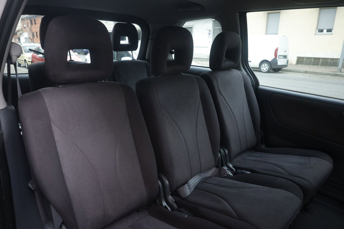 Mazda MPV 2.0 TD-CD Executive (12)