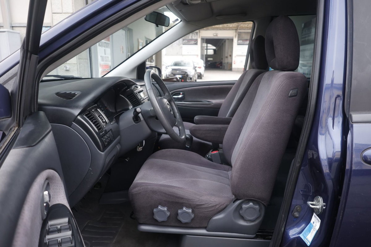 Mazda MPV 2.0 TD-CD Executive (17)