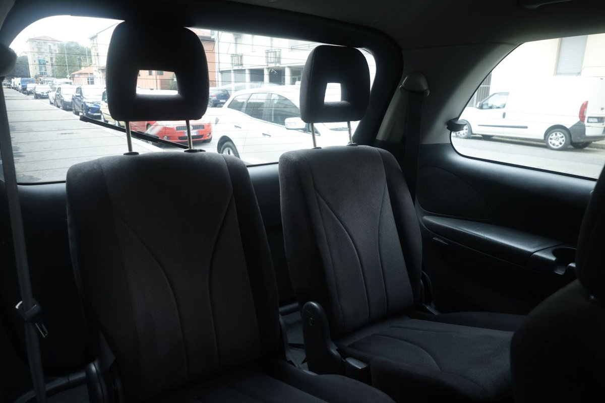 Mazda MPV 2.0 TD-CD Executive (18)