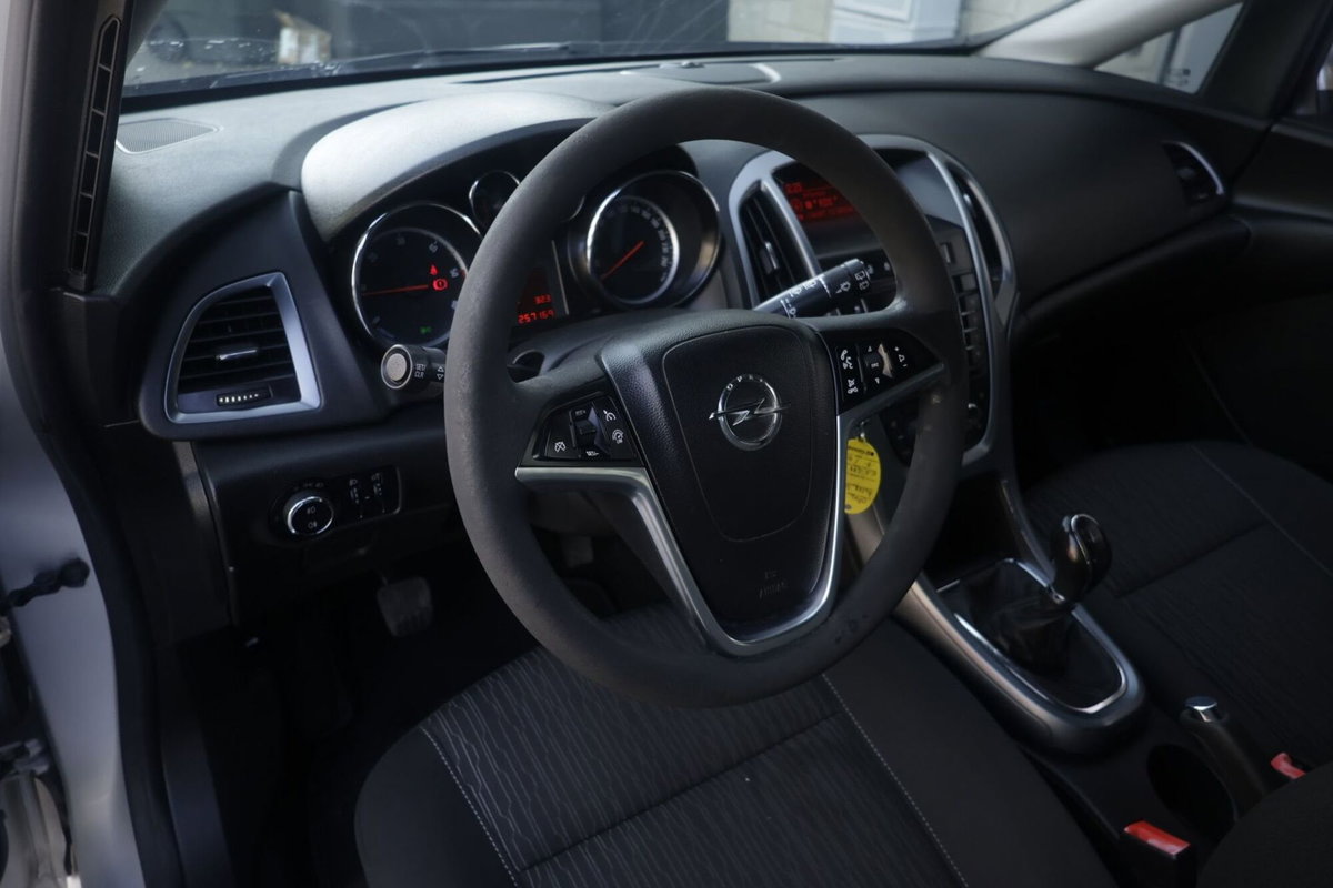 Opel Astra Station Wagon 1.7 CDTI 110CV Sports Cosmo (14)