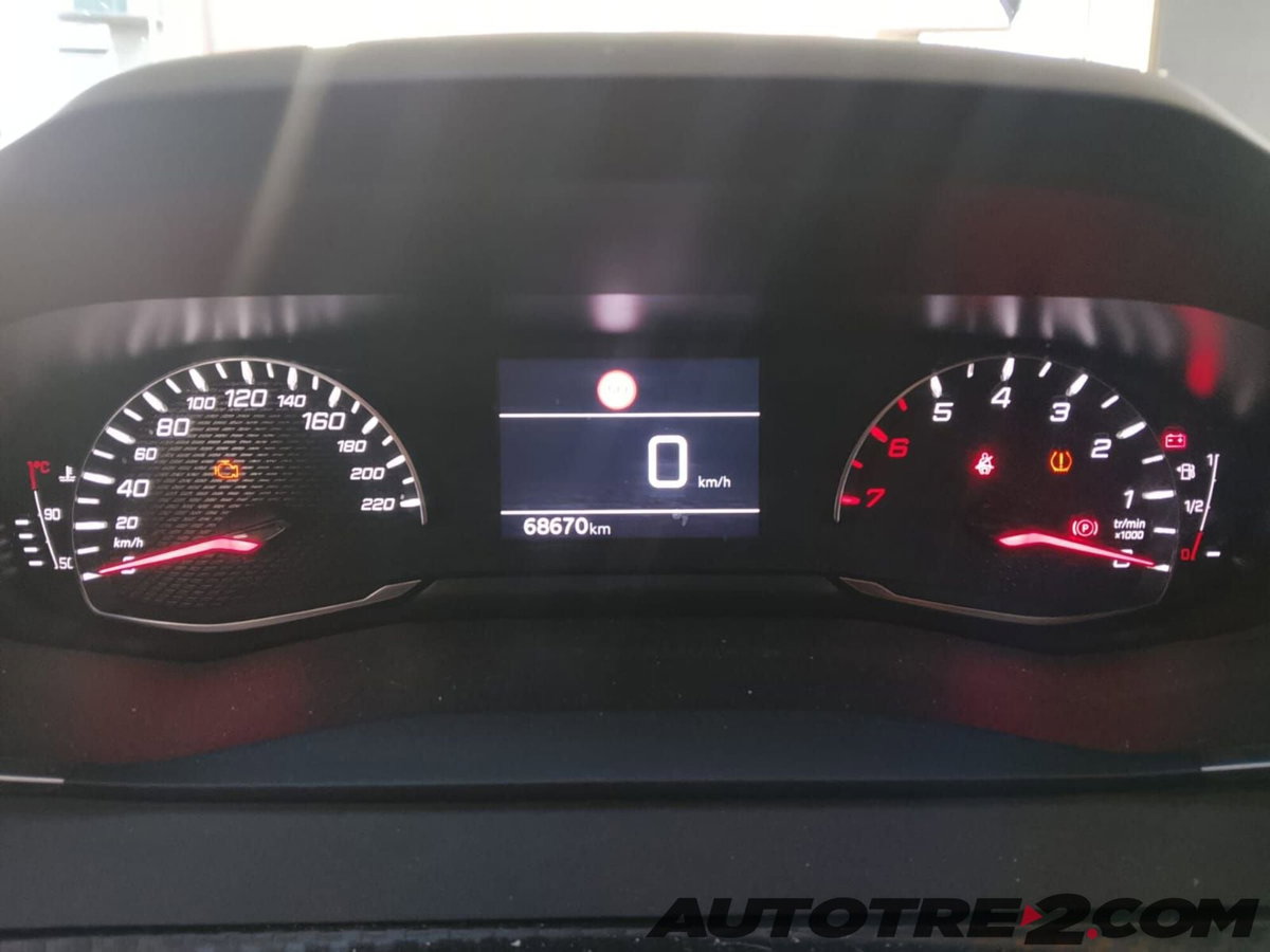 Peugeot 208 PureTech 100 Stop&Start 5 porte Active (18)