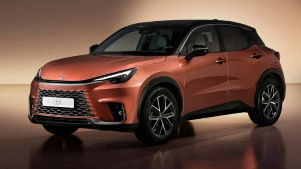 Lexus LBX 1.5 hybrid Class 2wd (2)