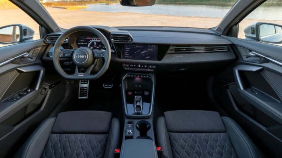 Audi S3 Sedan TFSI 310 CV quattro S tronic sport attitude (8)