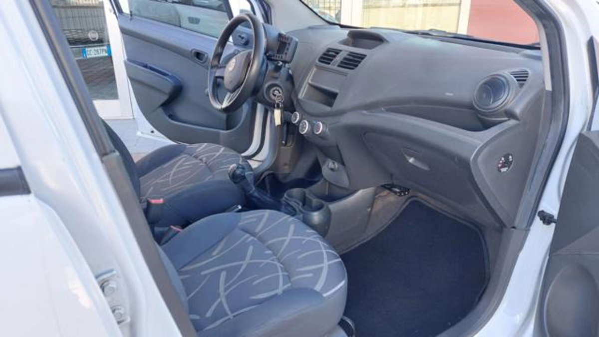 Chevrolet Spark 1.0 (16)