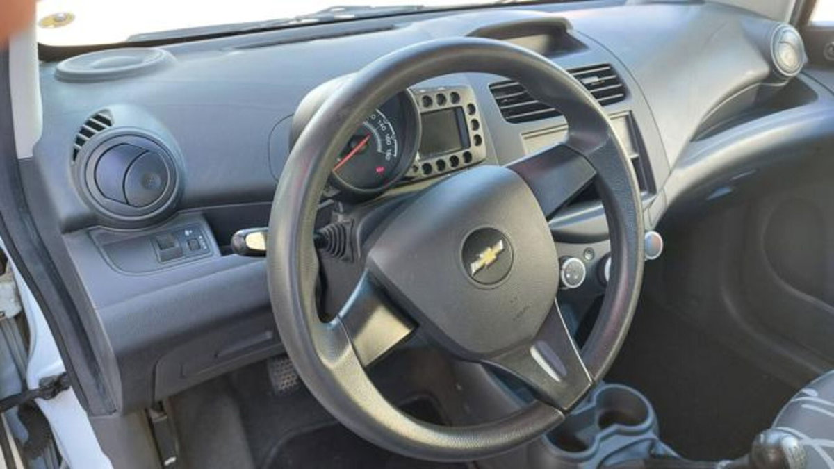 Chevrolet Spark 1.0 (9)