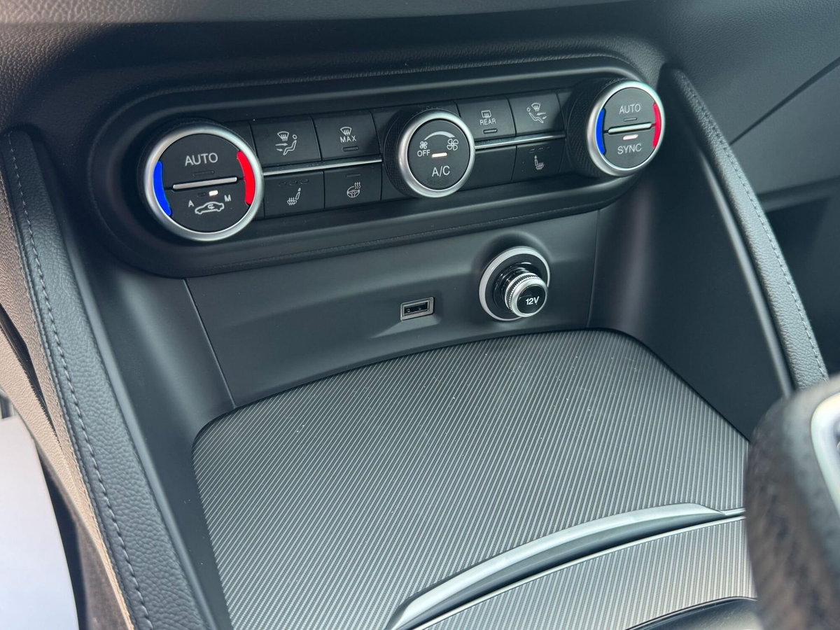 Alfa Romeo Stelvio 2.2 t Veloce Q4 210cv auto (16)