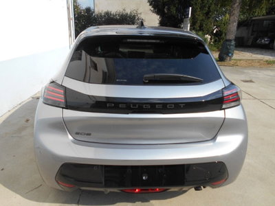Peugeot 208 PureTech 100 Stop&Start 5 porte Allure (11)