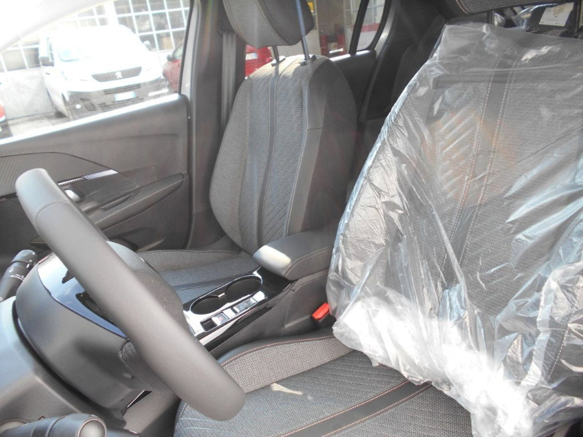 Peugeot 208 PureTech 100 Stop&Start 5 porte Allure (18)