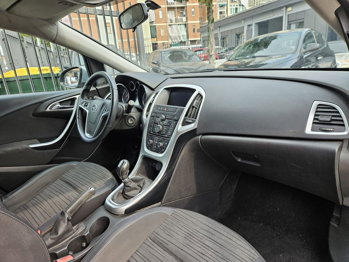 Opel Astra 1.4 Turbo 120CV 5 porte Cosmo (10)