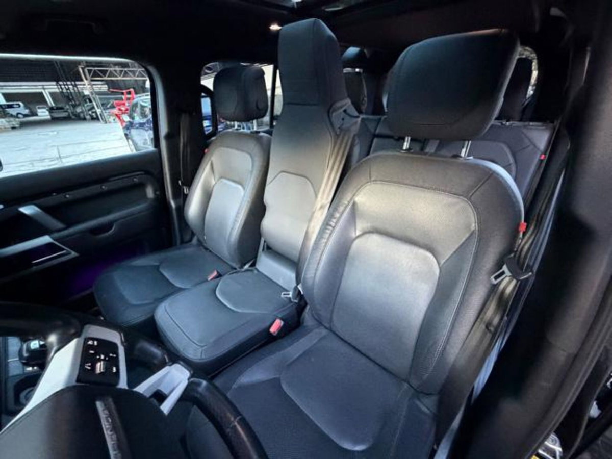 Land Rover Defender 110 3.0D I6 300 CV AWD Auto X-Dynamic HSE (12)