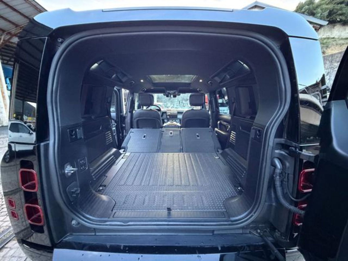 Land Rover Defender 110 3.0D I6 300 CV AWD Auto X-Dynamic HSE (18)