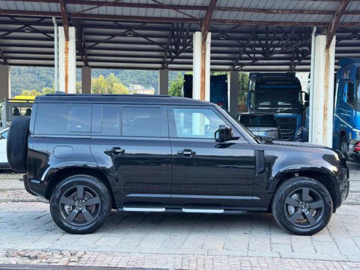 Land Rover Defender 110 3.0D I6 300 CV AWD Auto X-Dynamic HSE (8)