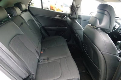 Kia Sportage 1.6 tgdi mhev Style 160cv mt (8)
