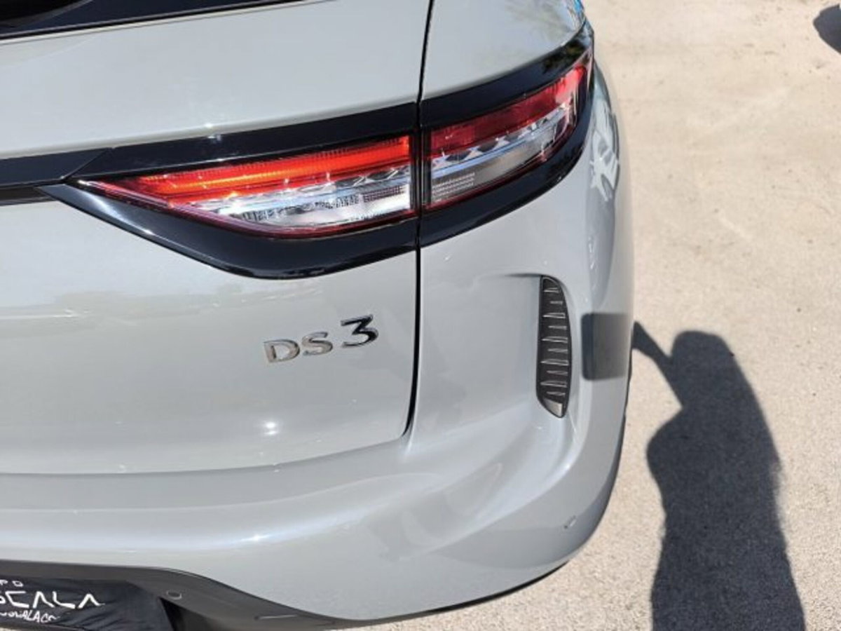 Ds DS 3 1.2 puretech Bastille Business 130cv auto (18)